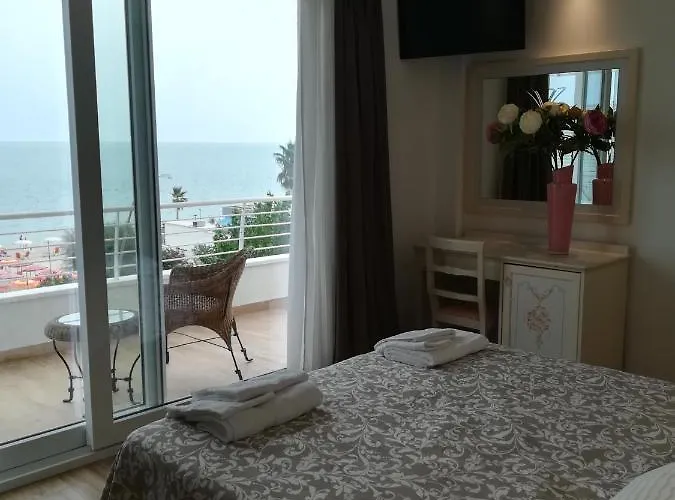 Flora Hotel Alba Adriatica