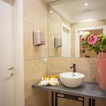 Flora Hotel