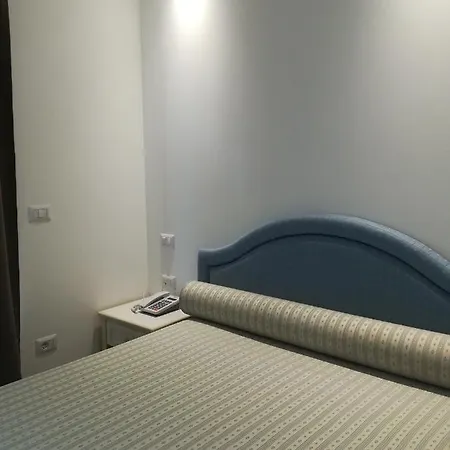 Hotel Flora 3*