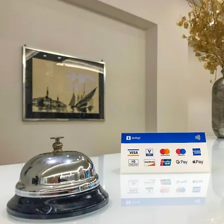 Hotel Flora 3*
