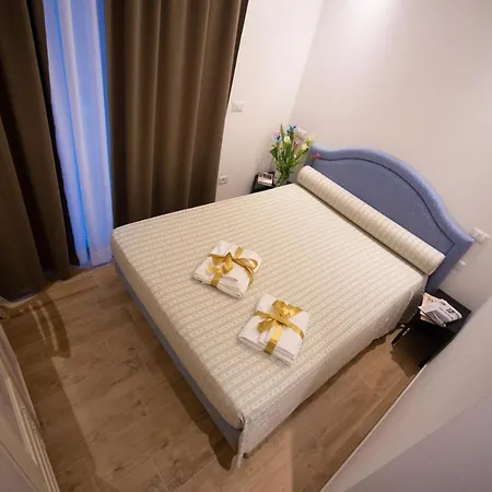 Flora Hotel 3*